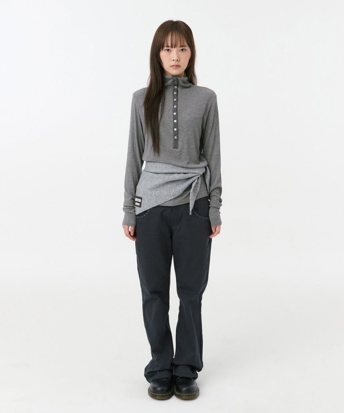 오헤시오(OHESHIO) EMBROIDERY POCKET BOOTCUT PANTS, NAVY