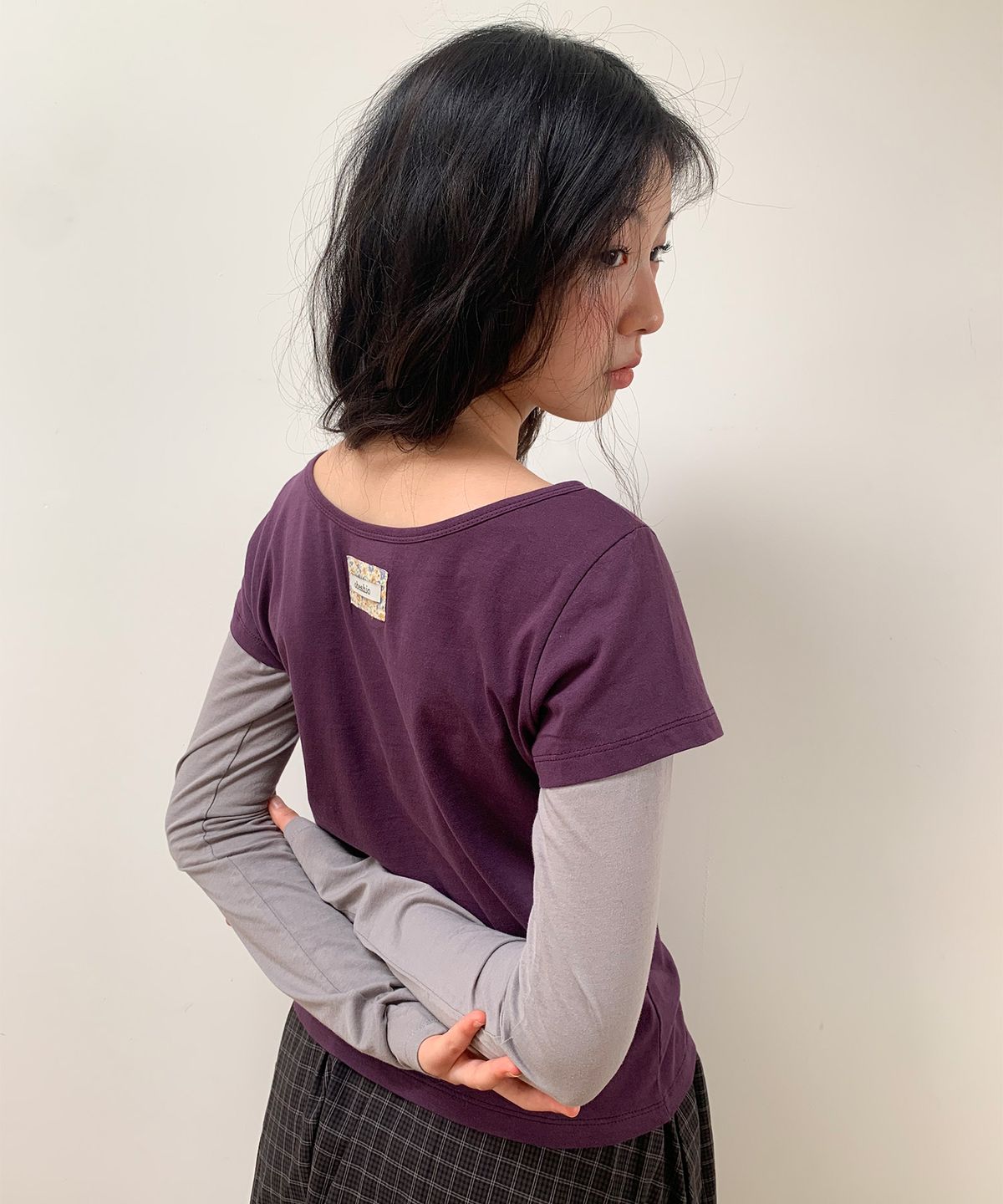 오헤시오(OHESHIO) FLORAL LABEL LAYERED T-SHIRT, PURPLE