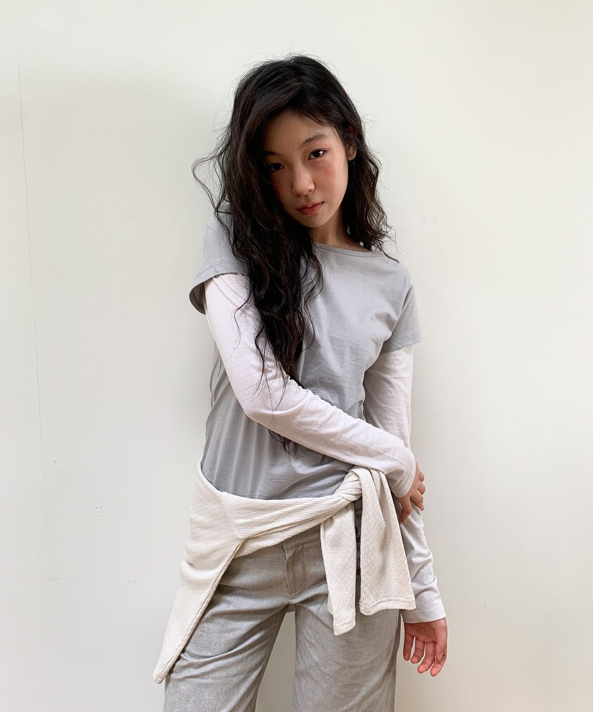 오헤시오(OHESHIO) FLORAL LABEL LAYERED T-SHIRT, GRAY