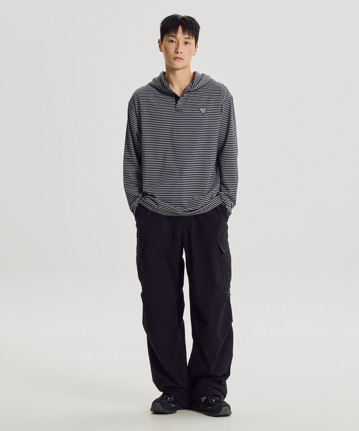 뉴발란스(NEW BALANCE) NBNTG31813 / UN 에센셜 카고 와이드 팬츠 (BLACK)
