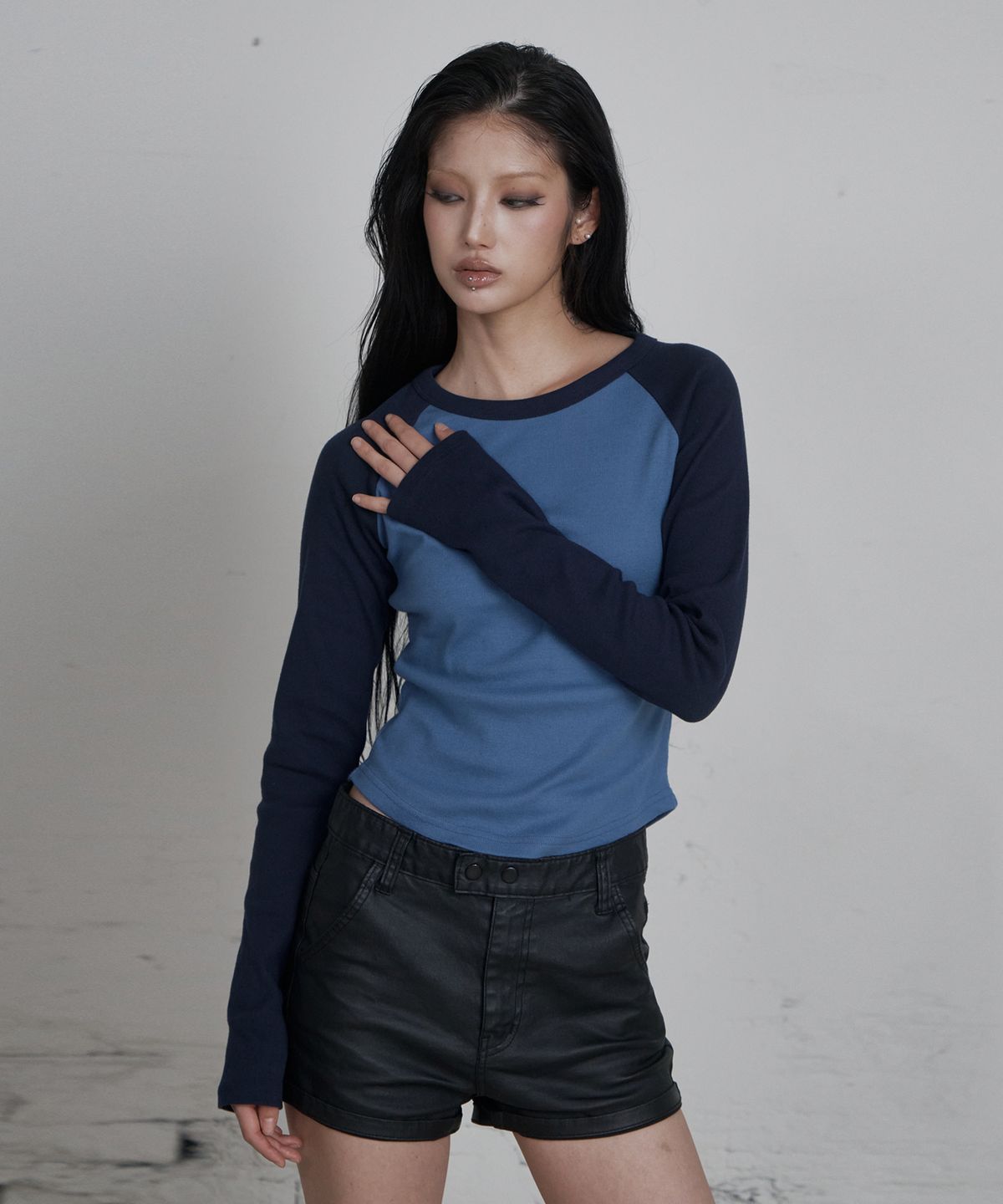 큐리티(CURETTY) C RAGLAN LONG SLEEVE T-SHIRT_SMOKE BLUE