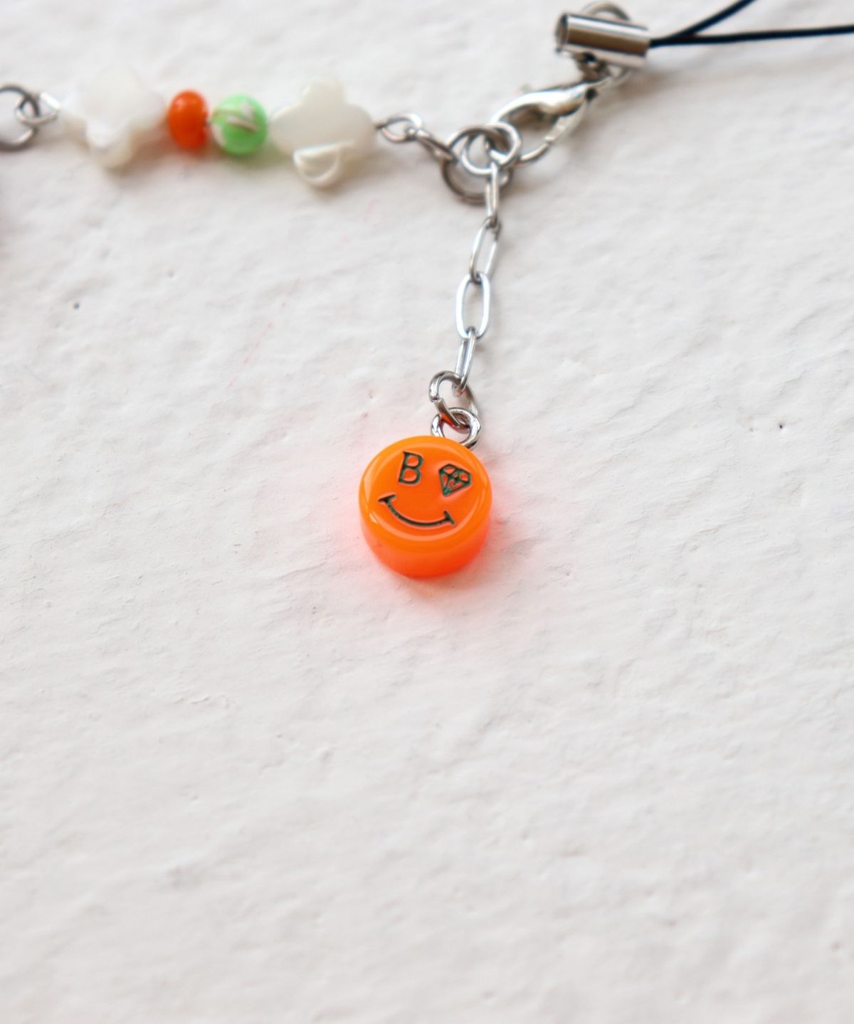봉보(BONBEAU) Acrylic smile & red puppy phone charm strap 아크릴 스마일 앤 레드강아지 폰참 비즈 핸드폰 키링