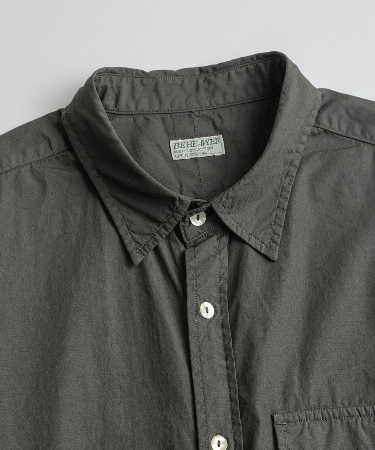 비헤비어(BEHEAVYER) DYED POPLIN CLASSIC SHIRTS d.moss