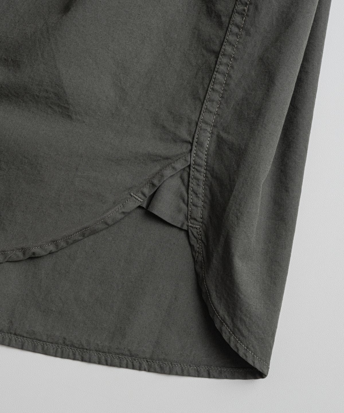비헤비어(BEHEAVYER) DYED POPLIN CLASSIC SHIRTS d.moss