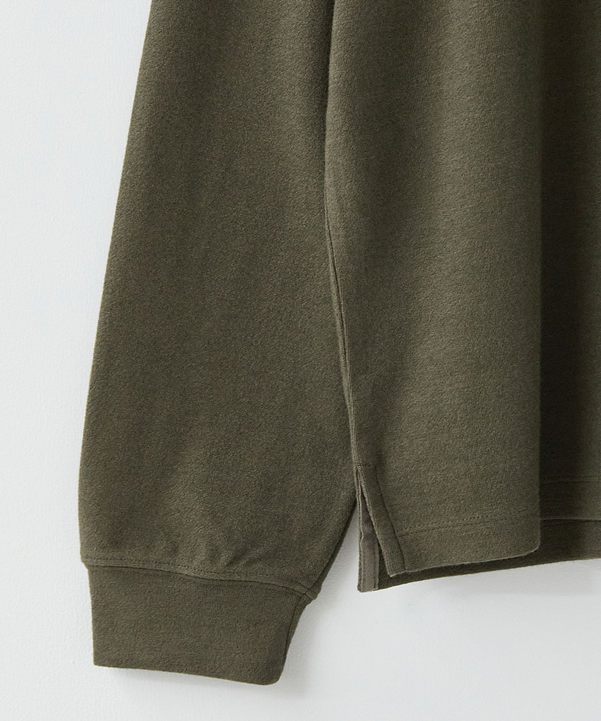 러프사이드(ROUGHSIDE) Grainy Pullover Dark Olive