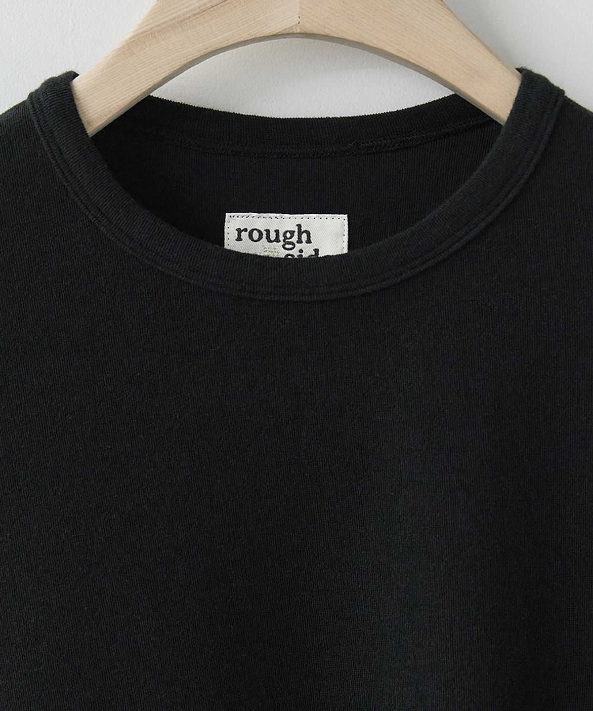 러프사이드(ROUGHSIDE) Grainy Pullover Ash Black