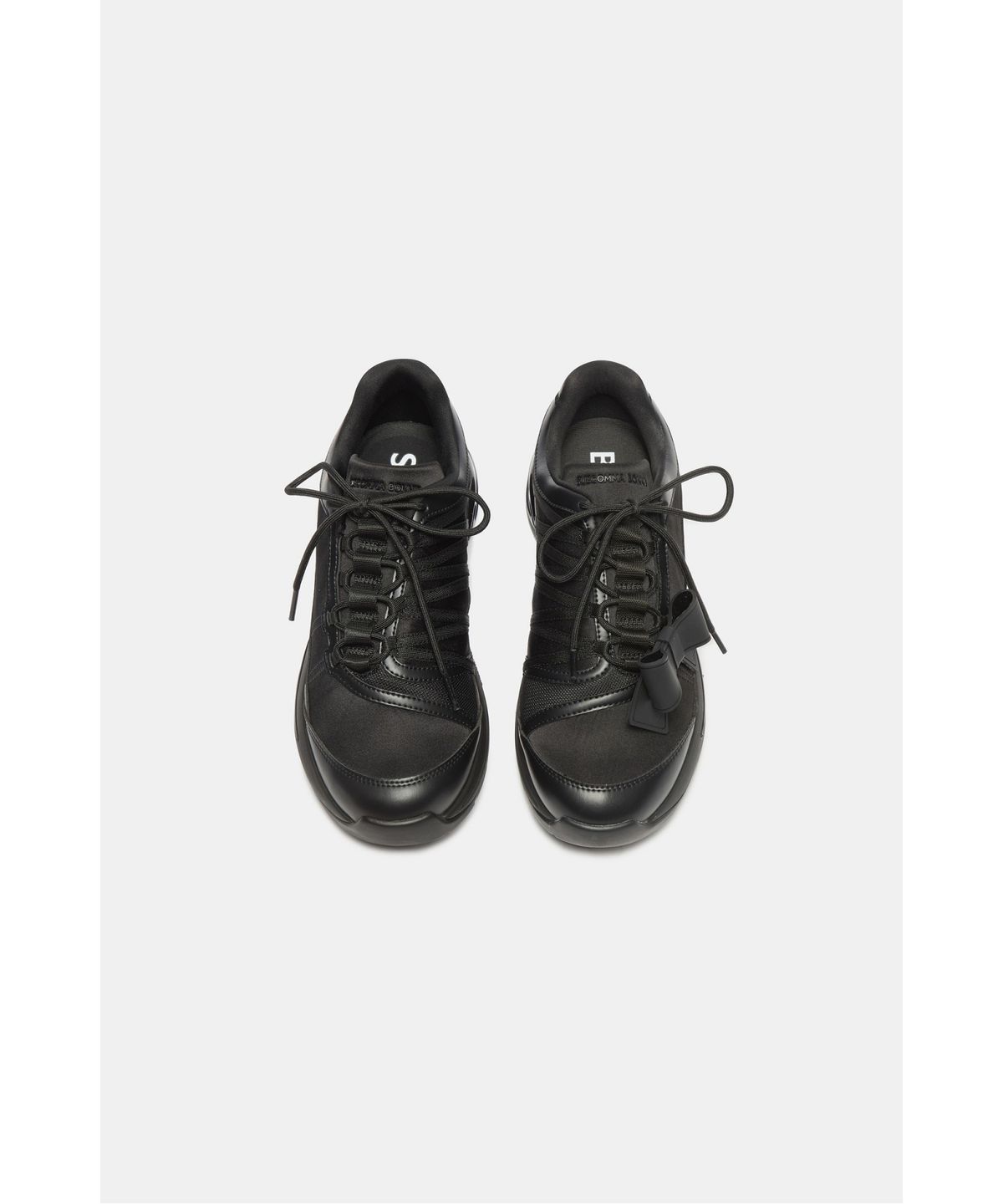 슈콤마보니(SUECOMMA BONNIE) Asymmetric ribbon sneakers(black)_DG4DA26506BLK