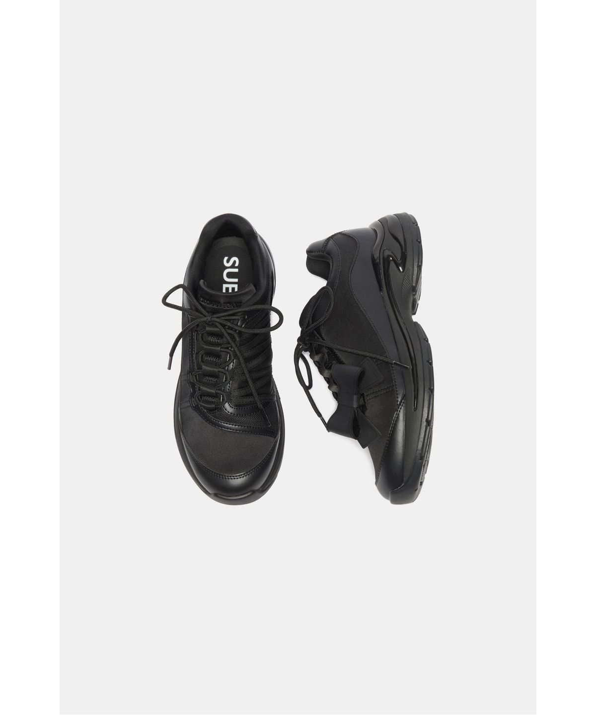 슈콤마보니(SUECOMMA BONNIE) Asymmetric ribbon sneakers(black)_DG4DA26506BLK