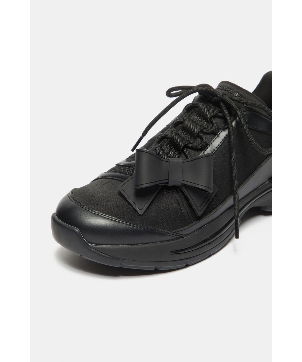 슈콤마보니(SUECOMMA BONNIE) Asymmetric ribbon sneakers(black)_DG4DA26506BLK
