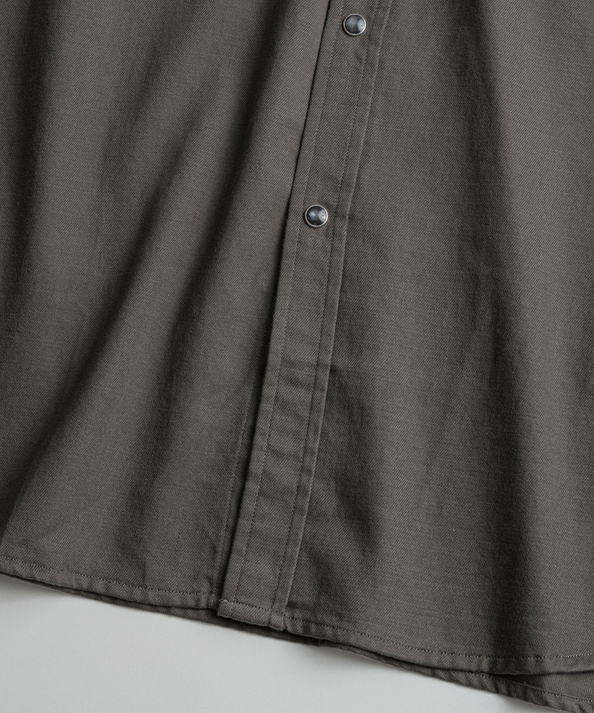 비헤비어(BEHEAVYER) WASHED TENCEL WESTERN SHIRTS brown