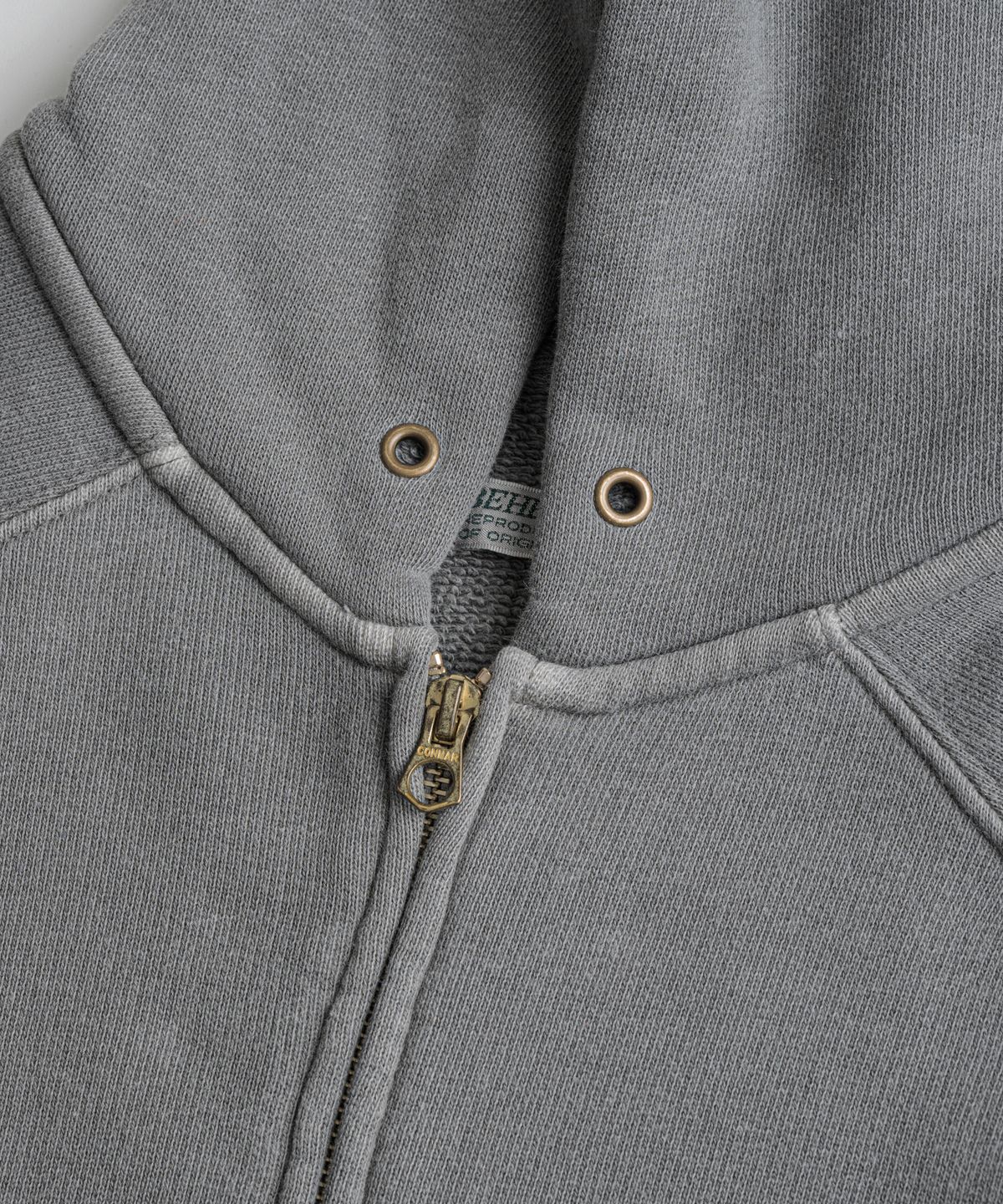 비헤비어(BEHEAVYER) DISTRESSED GLOVE FULL ZIP PARKA ash