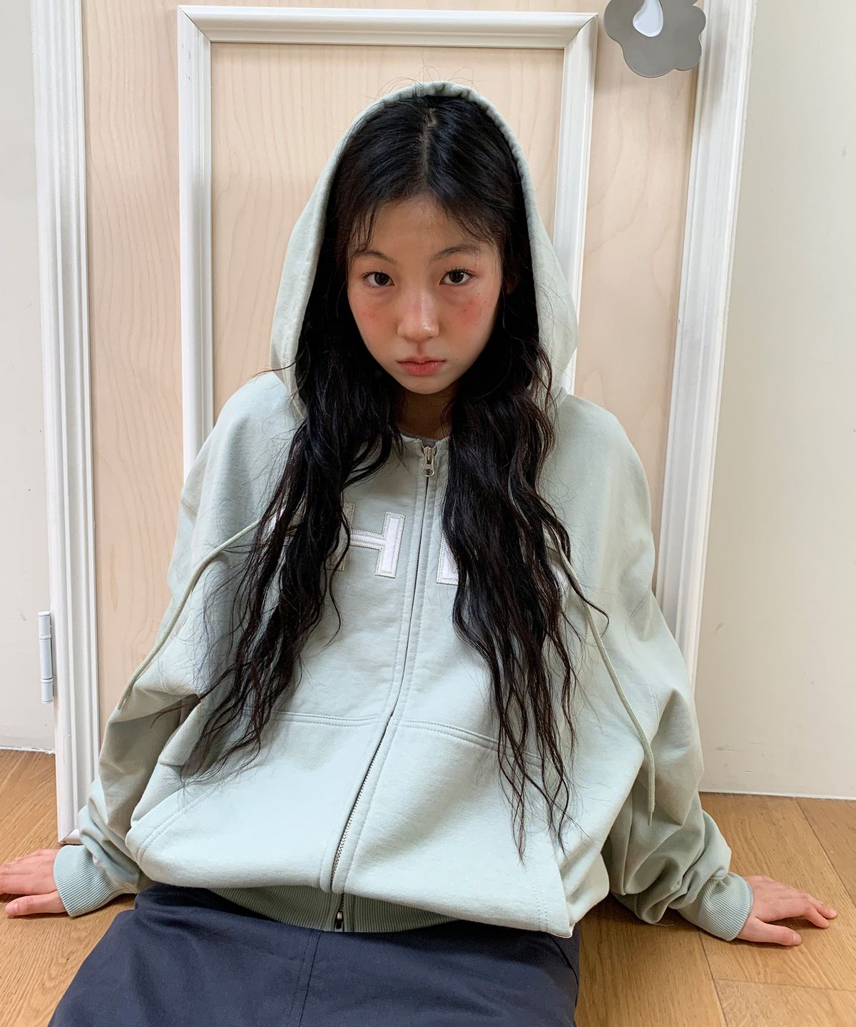 오헤시오(OHESHIO) LOGO PATCH HOODED ZIP-UP, SAGE MINT