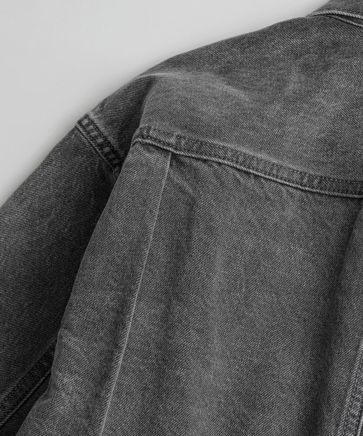 비헤비어(BEHEAVYER) DISTRESSED TYPE-1 DENIM JACKET charcoal