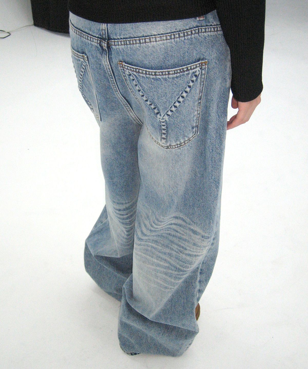 오픈야드(오와이)(OPENYARD(OY)) RELIEF WASHED WIDE HEM PANTS - MID BLUE