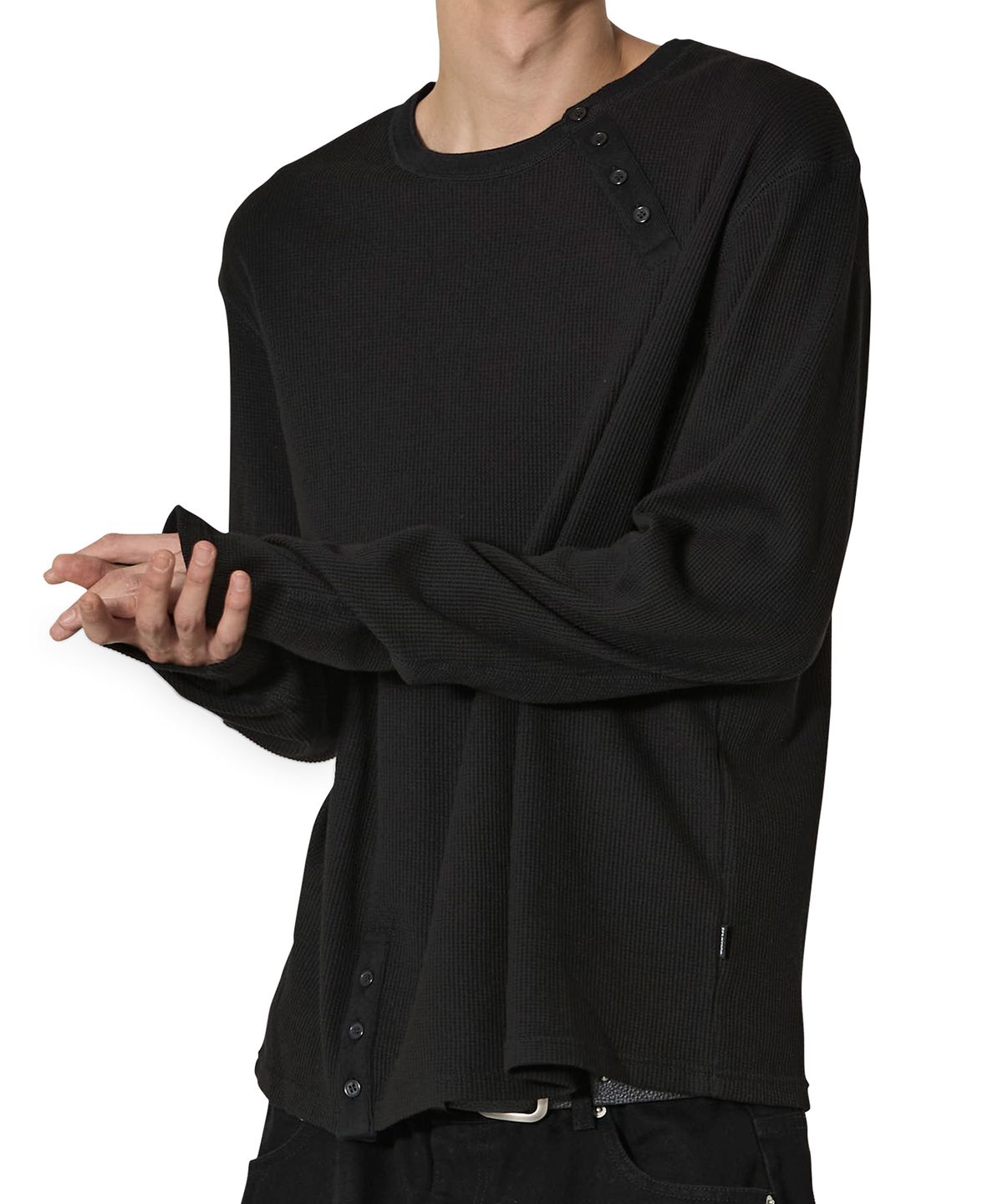 오픈야드(오와이)(OPENYARD(OY)) OFFSET BUTTON WAFFLE L/S TOP - BLACK
