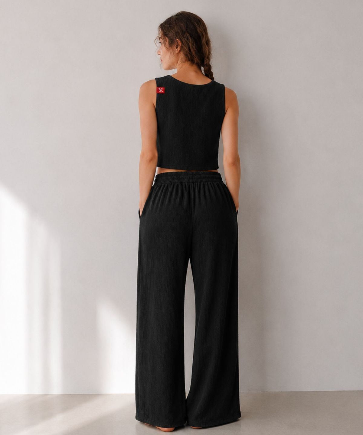 블랙크러쉬(BLACRUSH) [YOEL여성] Riviera Pleats Crop Top / 블랙