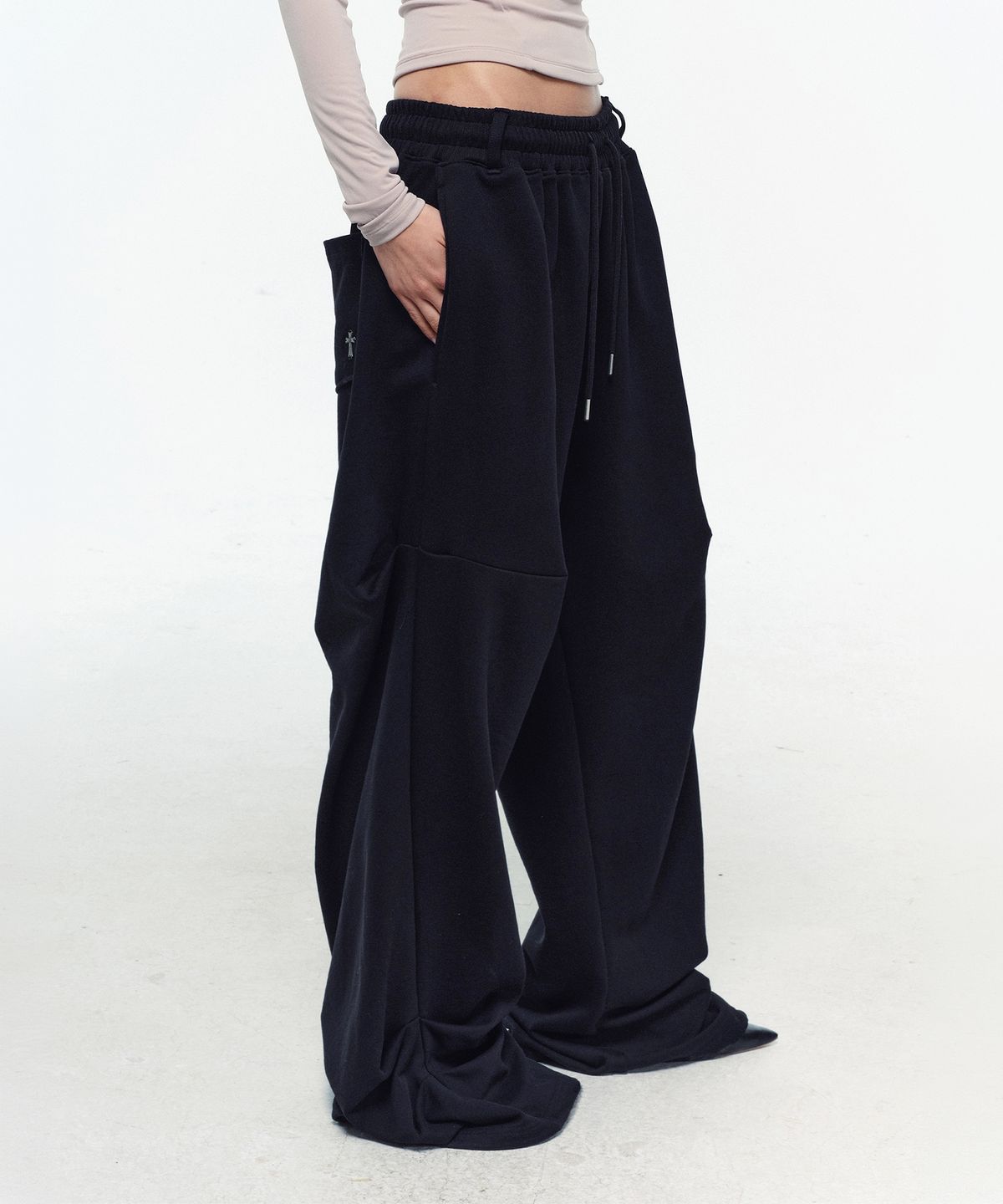 2000아카이브스(2000ARCHIVES) SLOUCHY SWEATPANTS (BLACK)