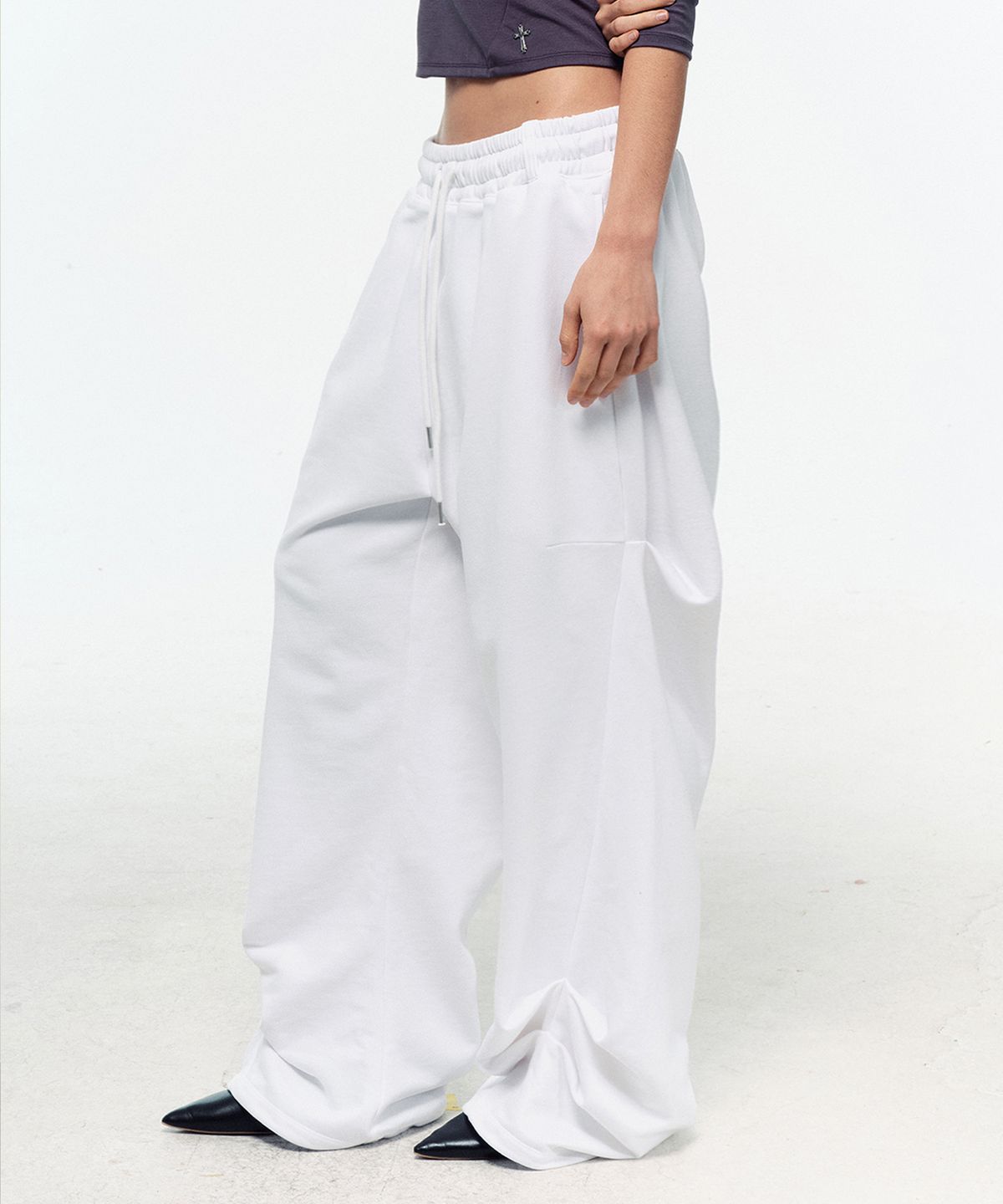2000아카이브스(2000ARCHIVES) SLOUCHY SWEATPANTS (WHITE)