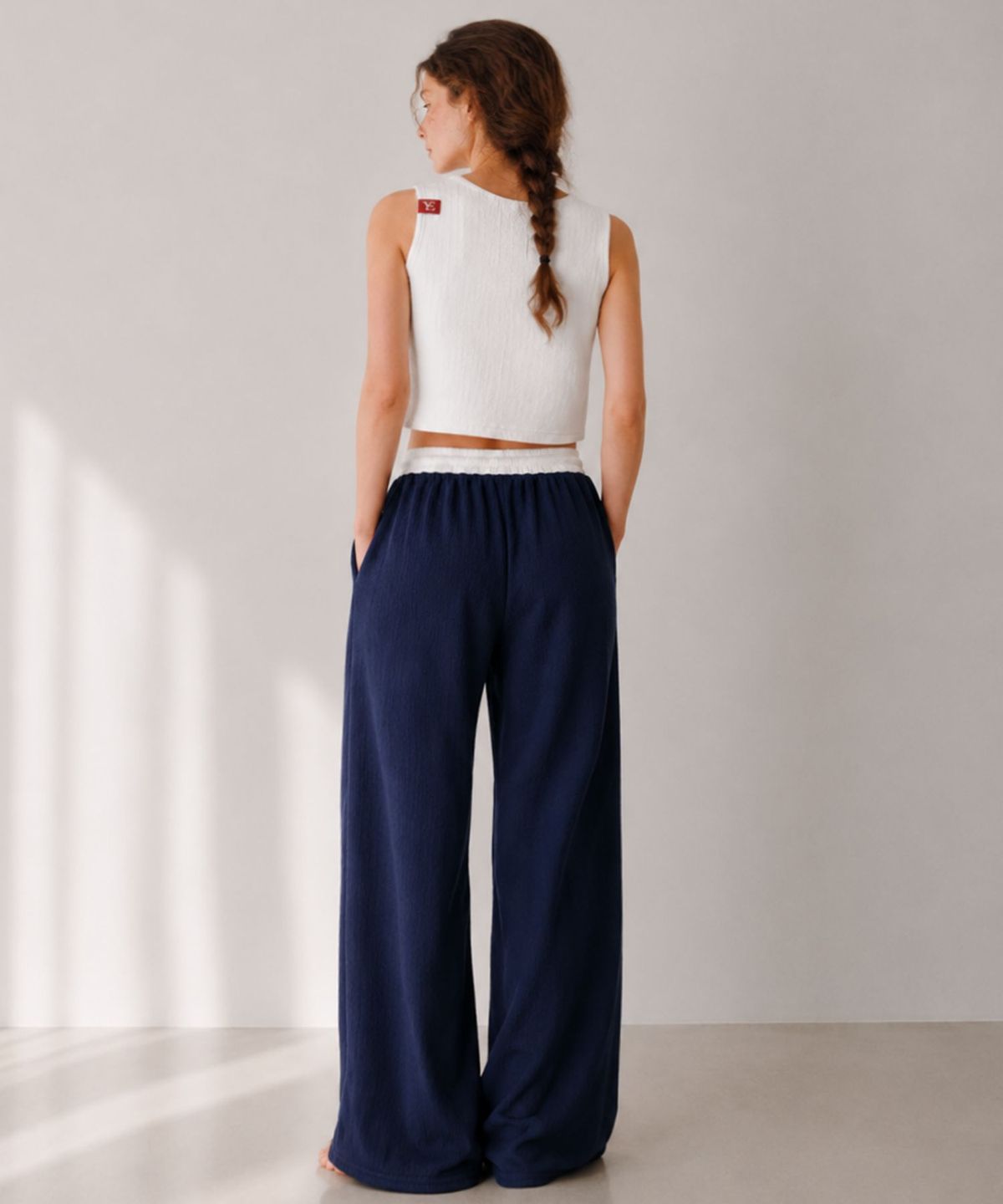블랙크러쉬(BLACRUSH) [YOEL여성] Riviera Pleats Crop Top / 화이트