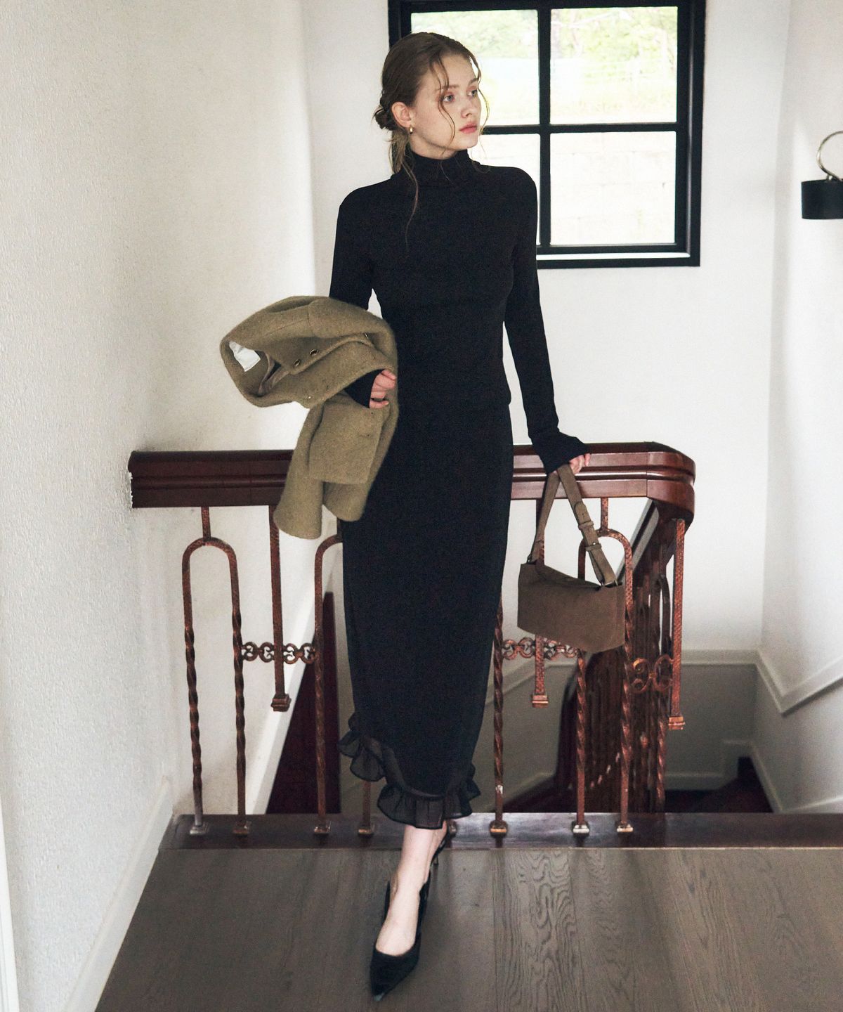 드로우핏 우먼(DRAWFIT WOMEN) 셔링 터틀넥 롱슬리브 탑 [IVORY]