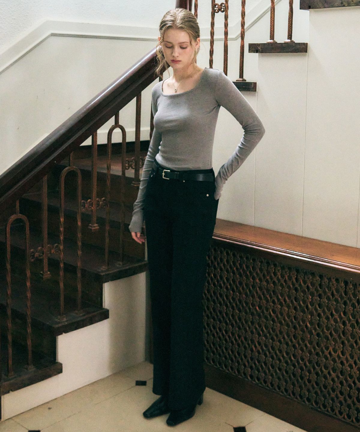 드로우핏 우먼(DRAWFIT WOMEN) 스퀘어넥 롱슬리브 셔링 탑 [IVORY]