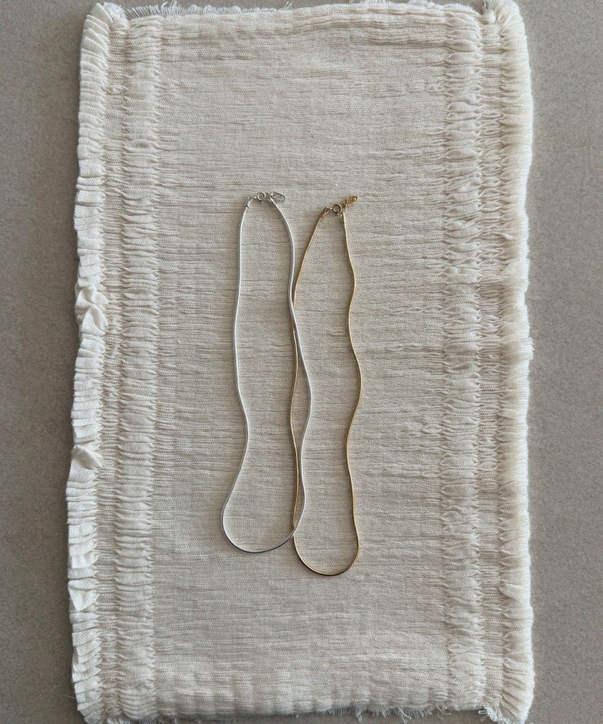 솔트유(SALT YOU) Silk Snake Necklace
