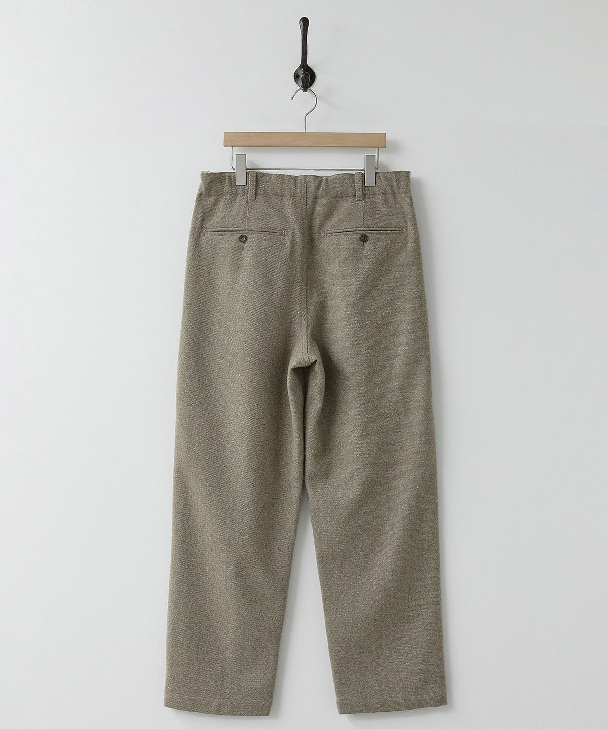 러프사이드(ROUGHSIDE) Wool Box Pleat Pants Humus