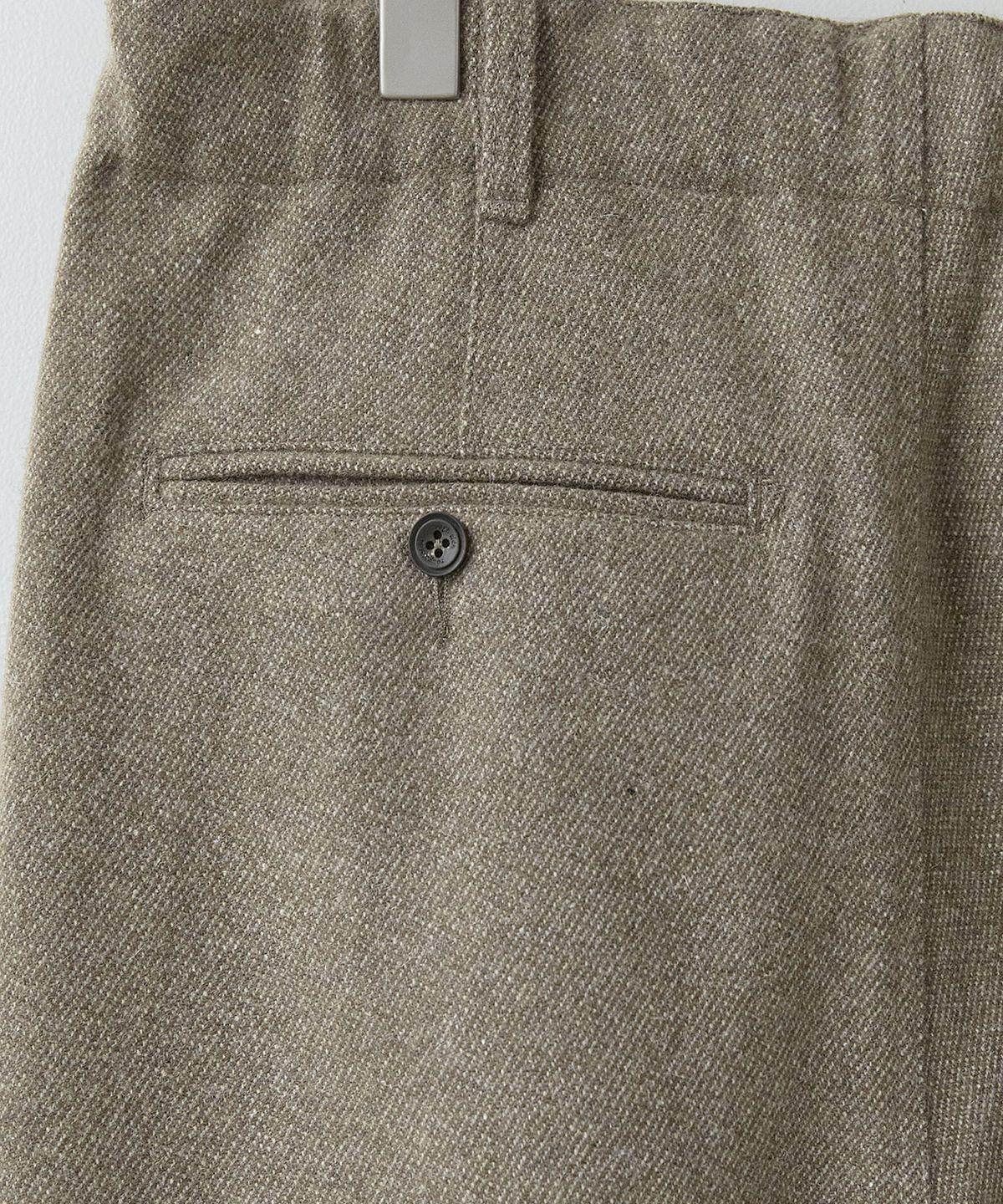 러프사이드(ROUGHSIDE) Wool Box Pleat Pants Humus