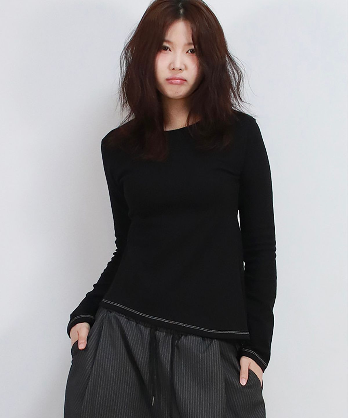 드마크(DEMARC) unbalanced slim fit long-sleeve T-shirt  Black