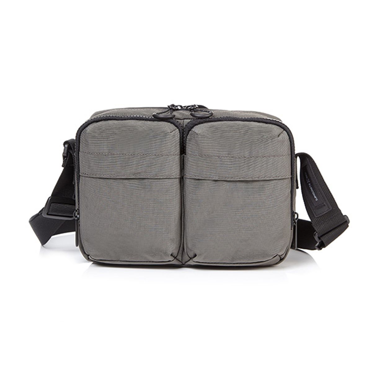 쌤소나이트 레드(SAMSONITE RED) PROCTON 시그니쳐 크로스백 CARBON GREY UR238008