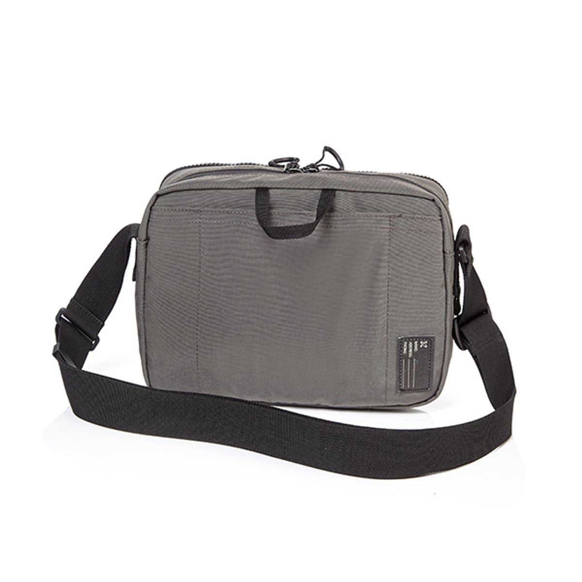 쌤소나이트 레드(SAMSONITE RED) PROCTON 시그니쳐 크로스백 CARBON GREY UR238008