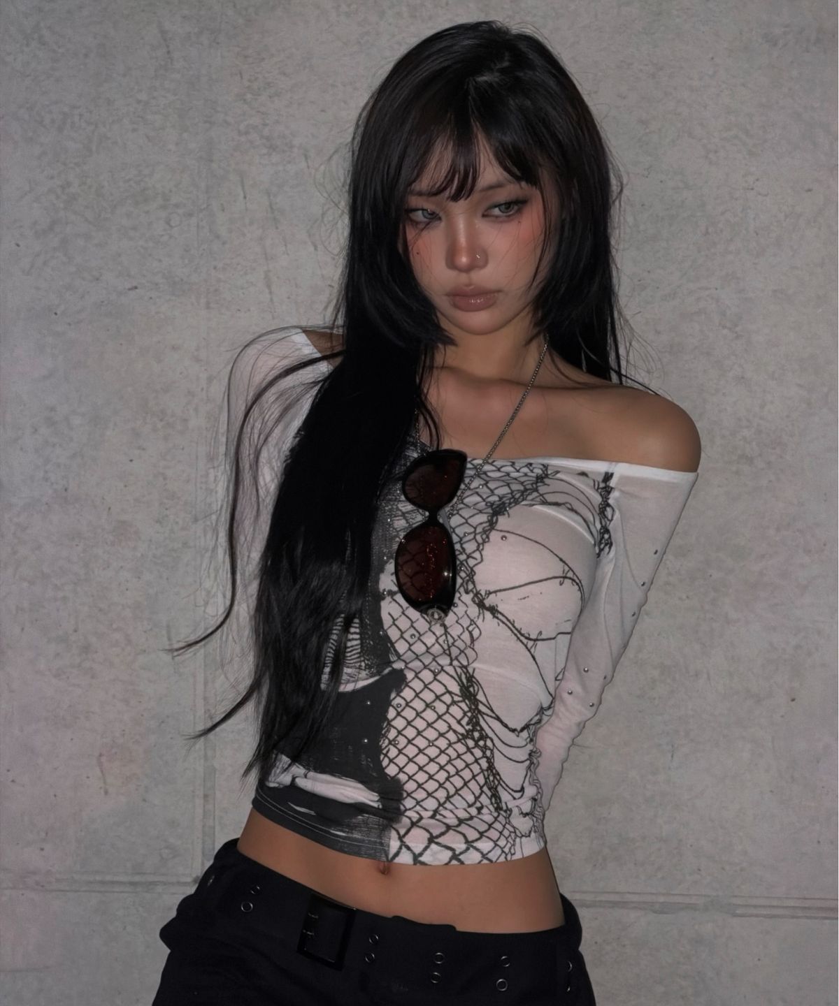 팬시클럽(FANCY CLUB) 웹 스터드 오프숄더 (WHITE) F26ZB525