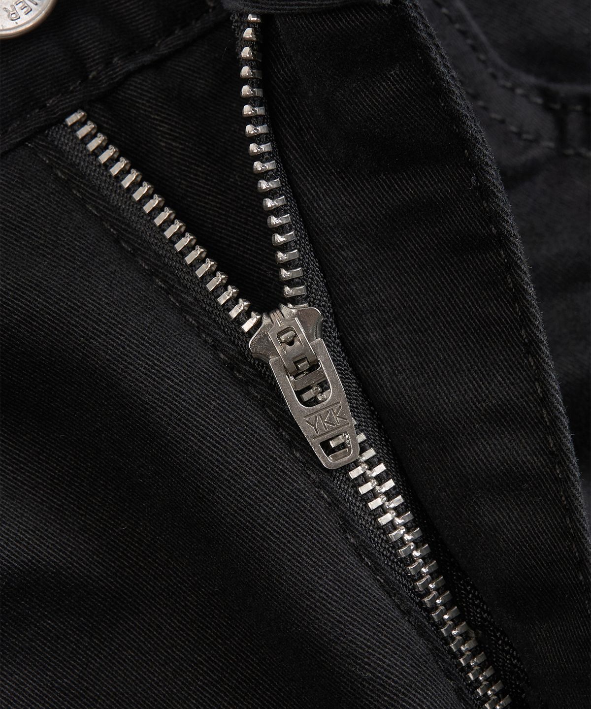 엑스컨테이너(EXCONTAINER) 브러쉬드 코튼 커브드 치노 팬츠 (BLACK)
