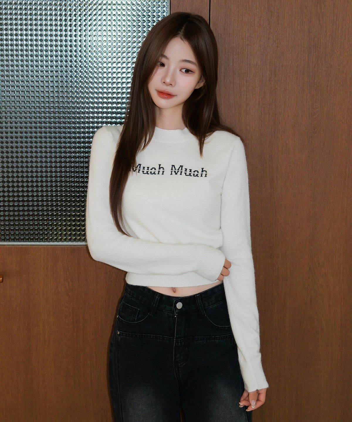 무아무아(MUAHMUAH) 엠브로이더리 모크넥 니트 [아이보리]