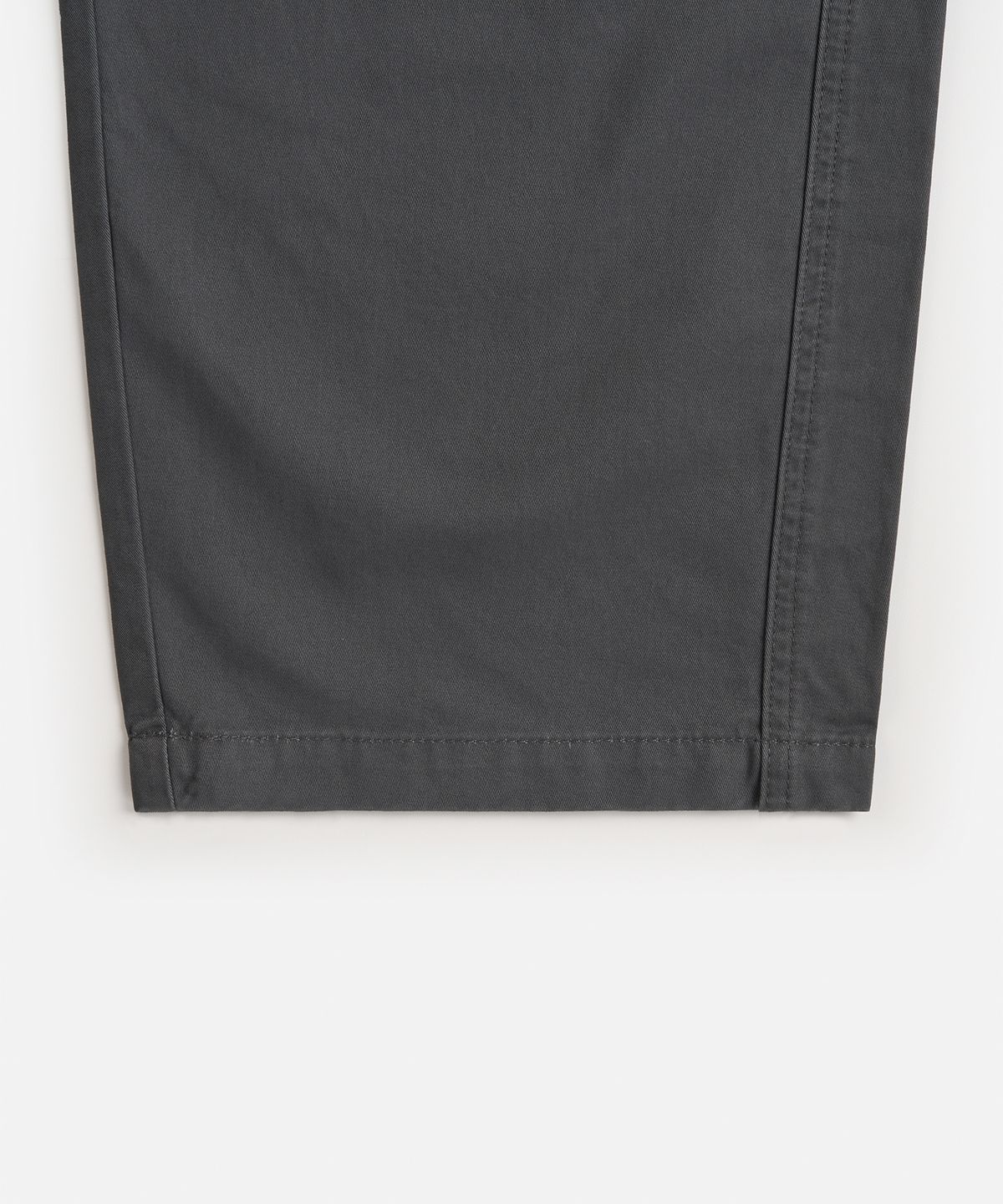 엑스컨테이너(EXCONTAINER) 브러쉬드 코튼 커브드 치노 팬츠 (CHARCOAL)
