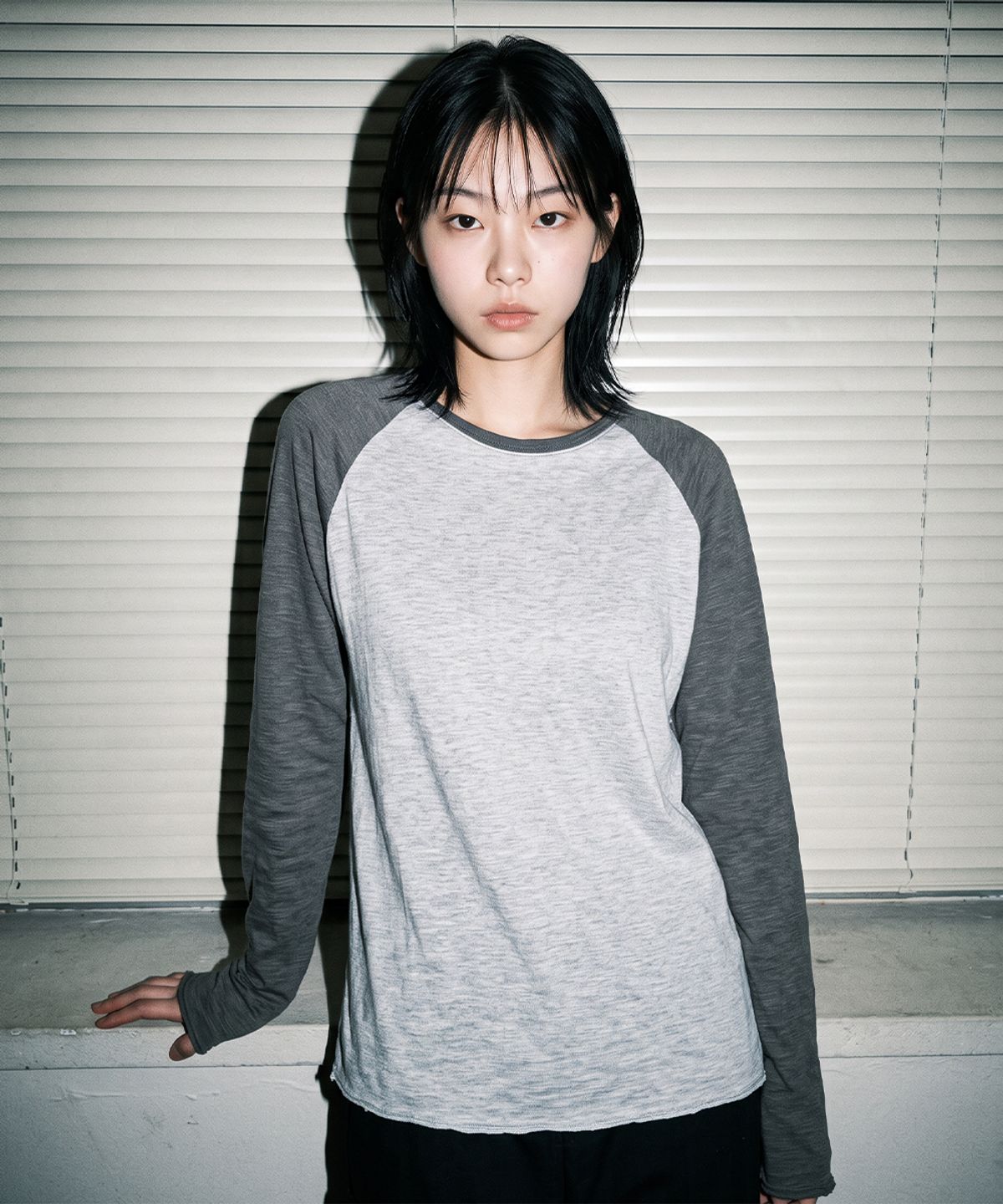 발루트(BALLUTE) CUT-OFF RAGLAN LONG SLEEVE (GRAY&CHARCOAL)