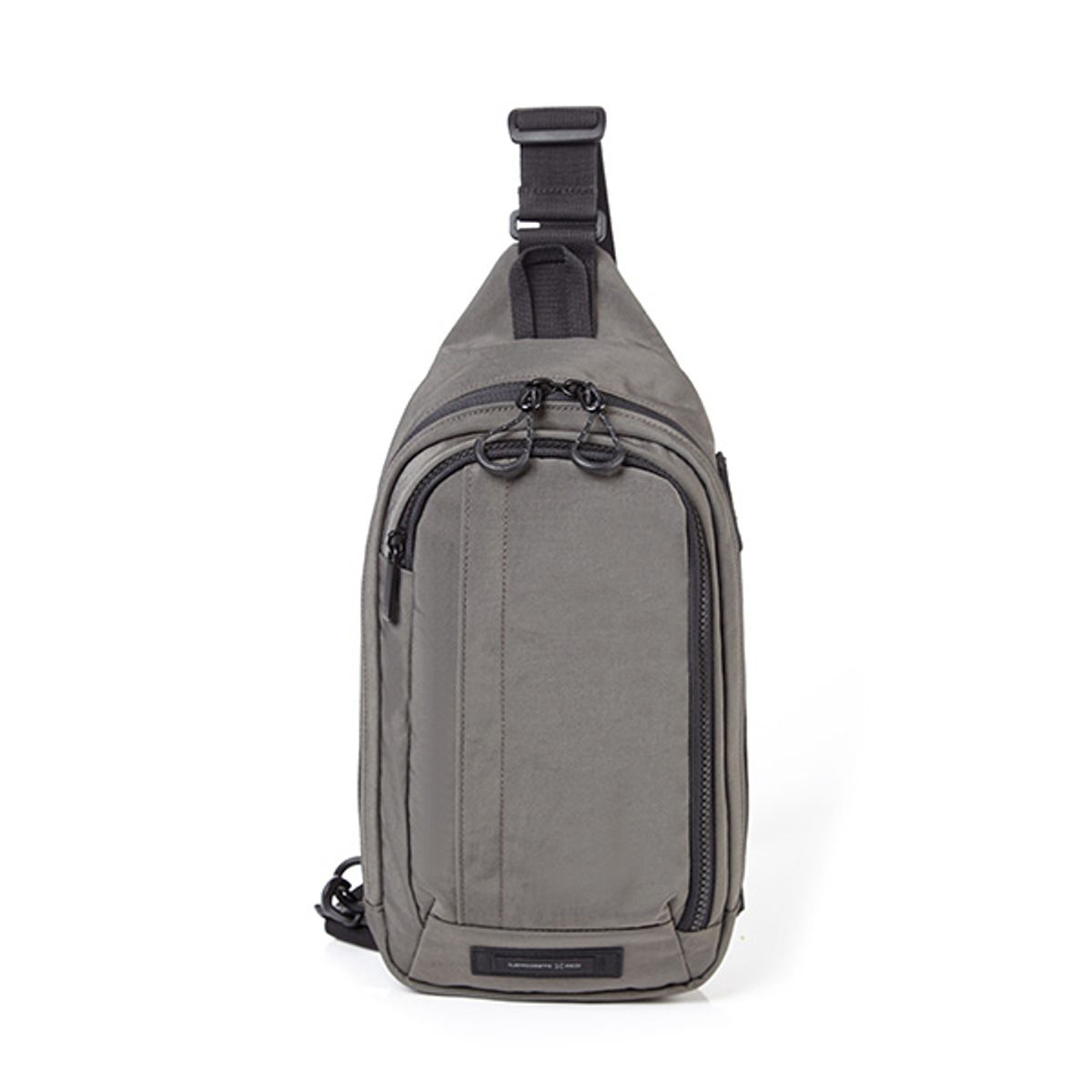 쌤소나이트 레드(SAMSONITE RED) PROCTON 시그니쳐 슬링백 CARBON GREY UR238009