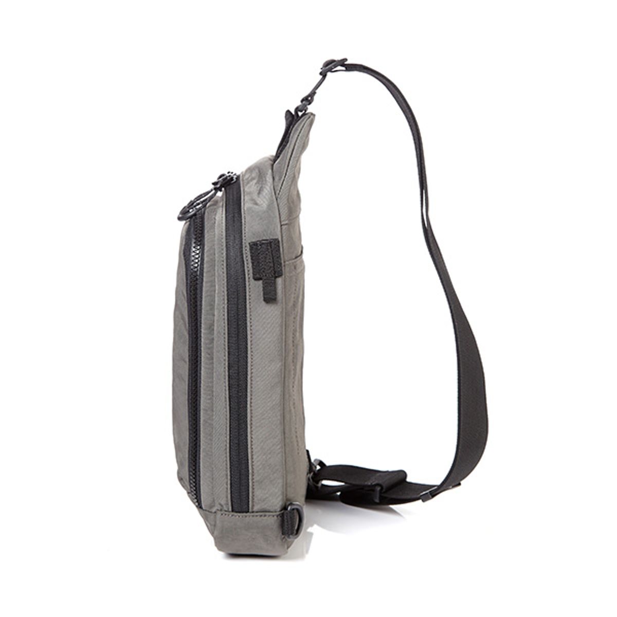 쌤소나이트 레드(SAMSONITE RED) PROCTON 시그니쳐 슬링백 CARBON GREY UR238009