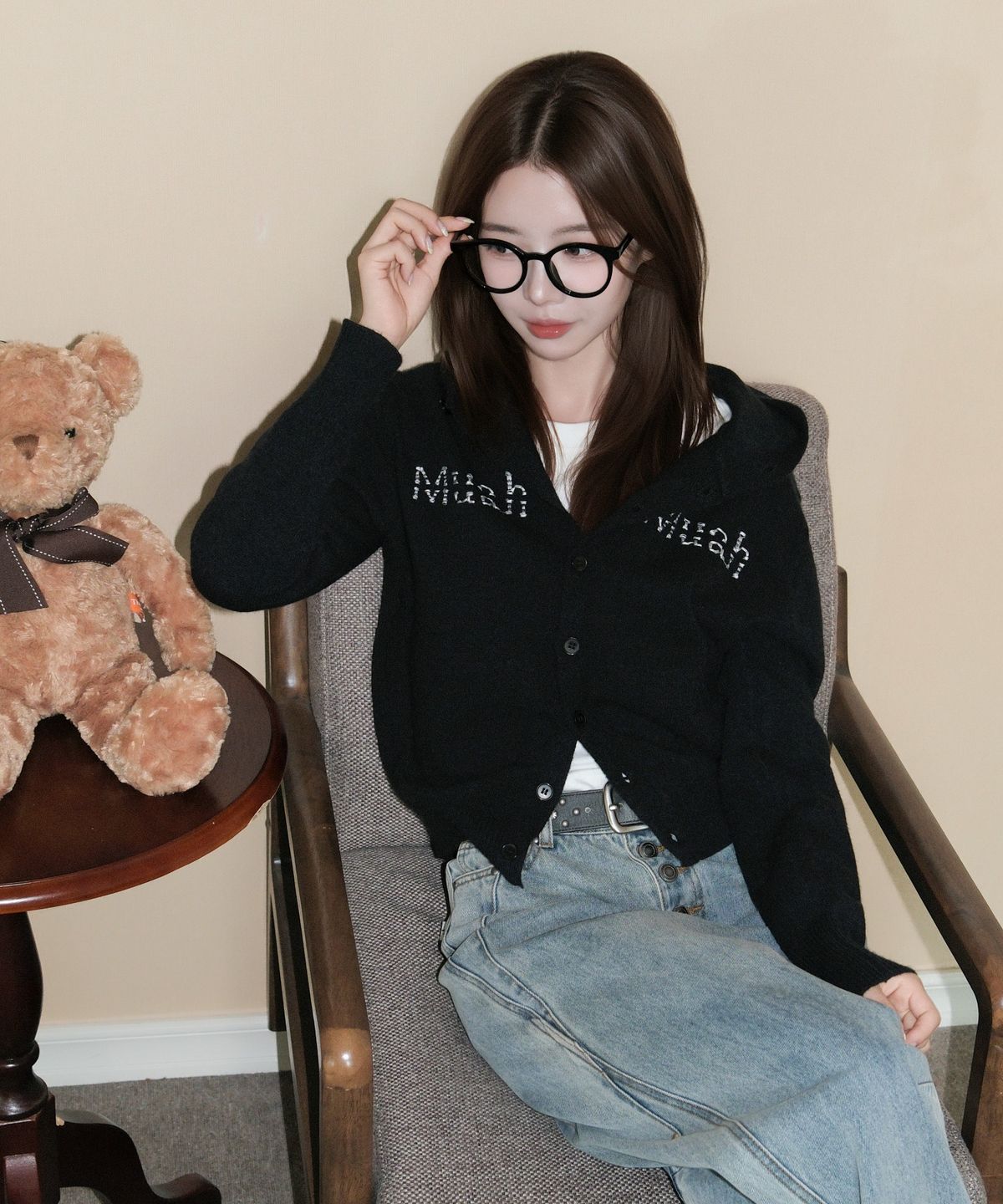 무아무아(MUAHMUAH) 엠브로이더리 니트 후드가디건 [블랙]