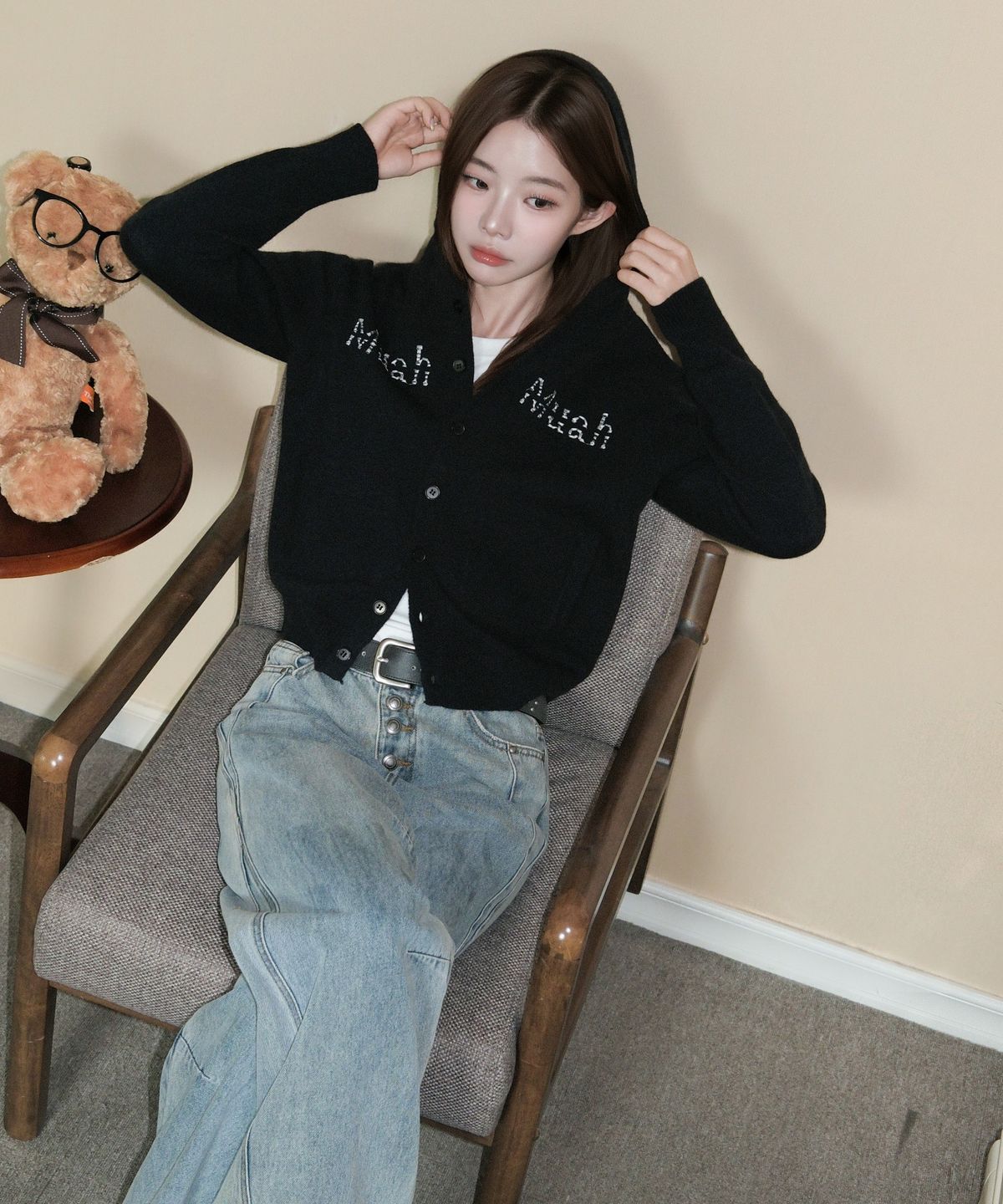 무아무아(MUAHMUAH) 엠브로이더리 니트 후드가디건 [블랙]