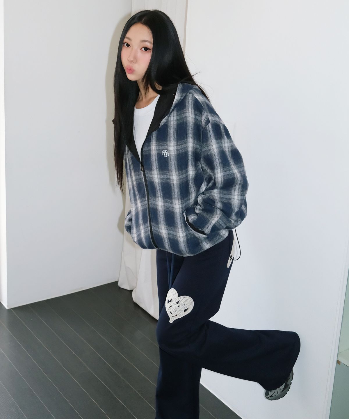 무아무아(MUAHMUAH) 리버시블 루즈핏 체크 후드자켓 [블랙]