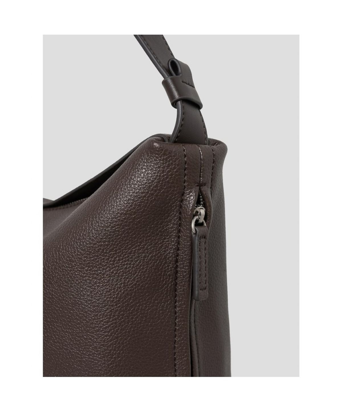 빈폴 액세서리(BEANPOLE ACCESSORY) 비엔 가죽 스몰 슬라우치백 - 브라운