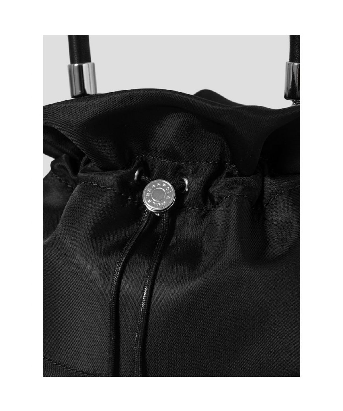 빈폴 액세서리(BEANPOLE ACCESSORY) 여성 나일론 버킷백 - 블랙