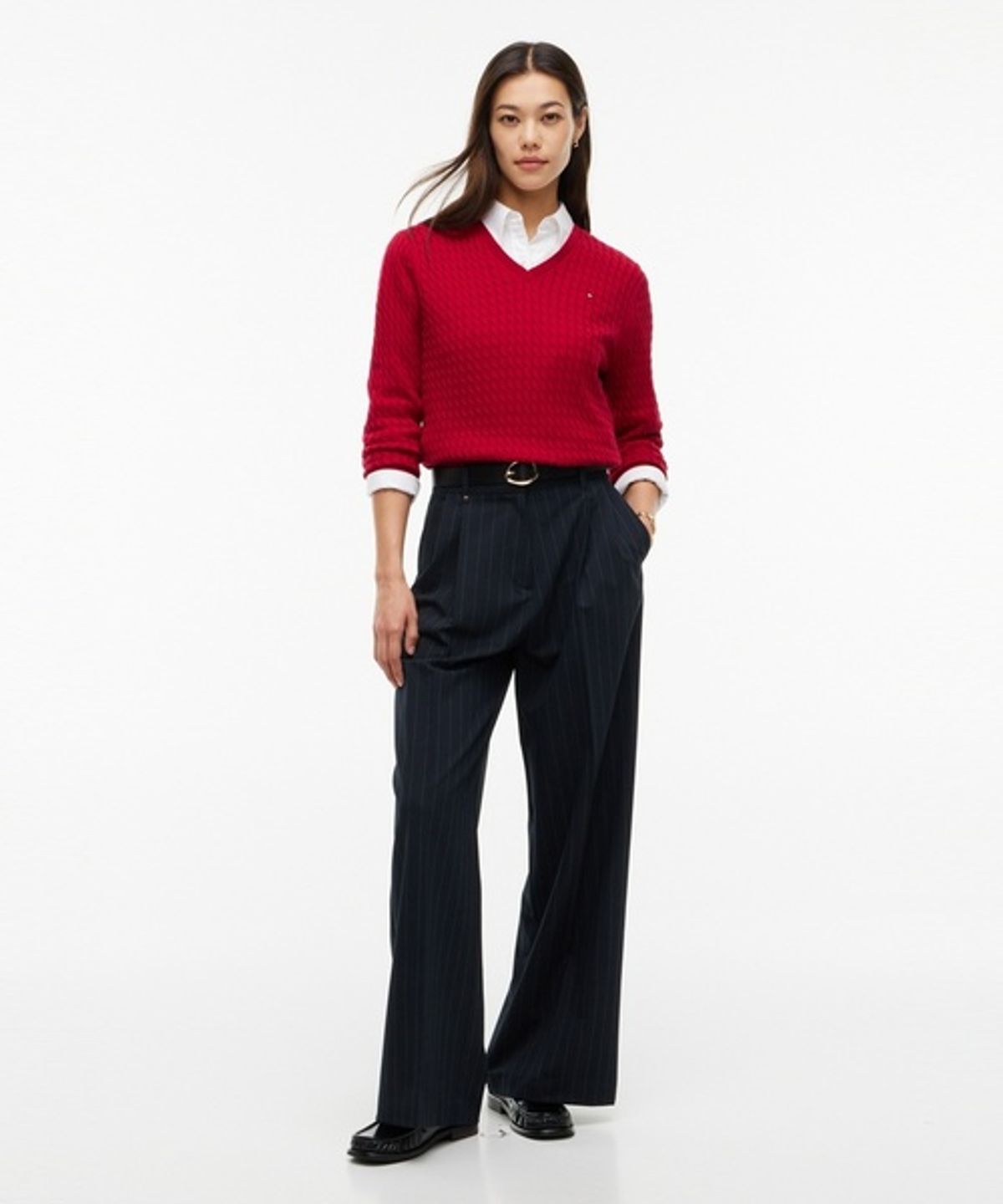 타미힐피거(TOMMY HILFIGER) 로고 케이블 브이넥 니트 스웨터 (T22G7KTO050WT3XKC)