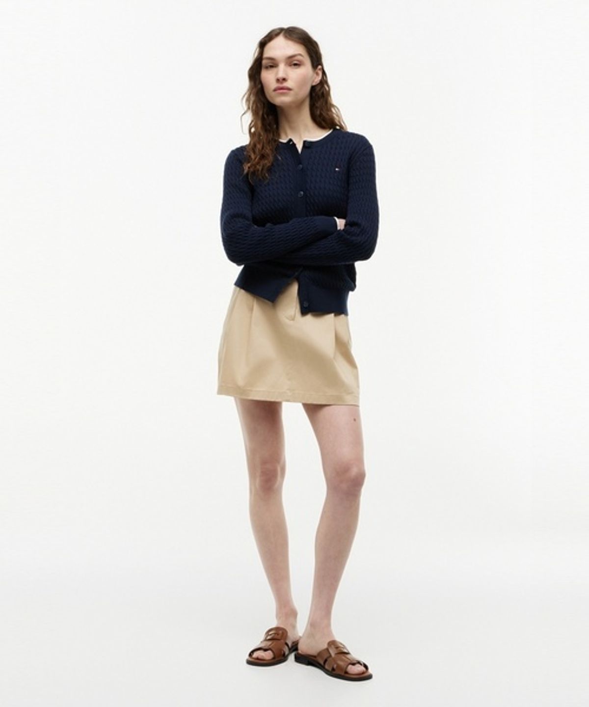 타미힐피거(TOMMY HILFIGER) 로고 케이블 크루넥 니트 가디건 (T22G7KCD050WT1C1G)