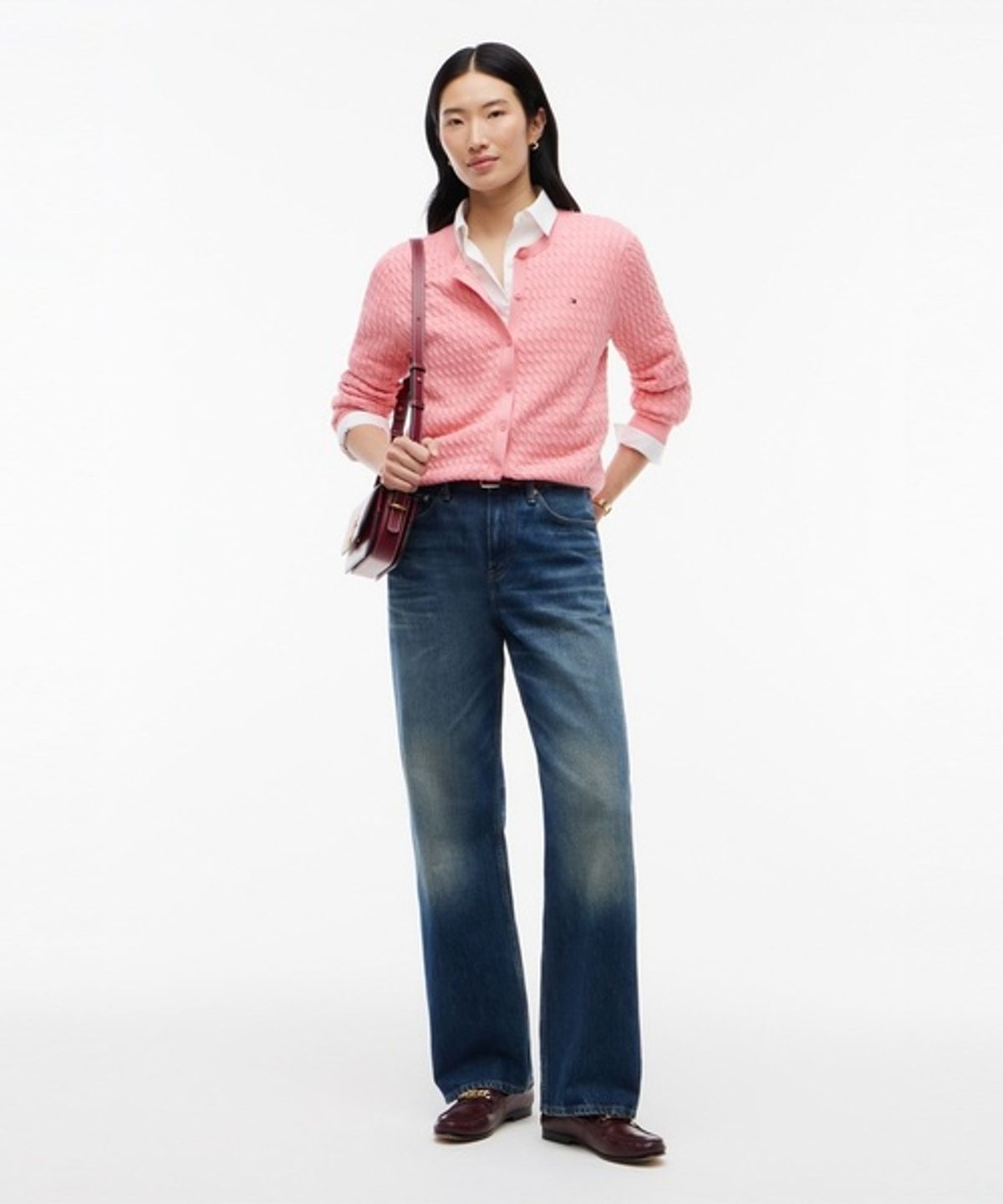 타미힐피거(TOMMY HILFIGER) 로고 케이블 크루넥 니트 가디건 (T22G7KCD050WT1TIA)