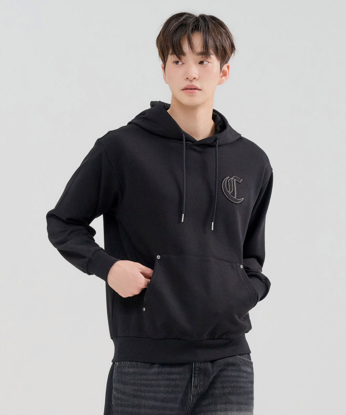 체이스컬트(CHASECULT) 남성 아플리케 후드 티셔츠-FERK5118B03