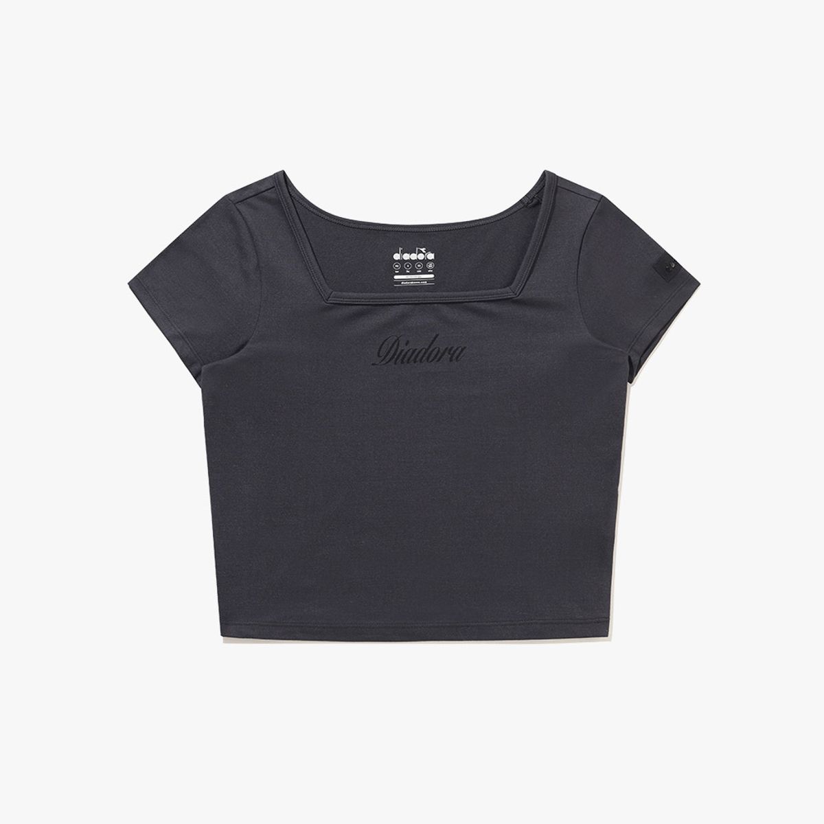 디아도라(diadora) 스퀘어넥 슬림 티셔츠 CHARCOAL GREY