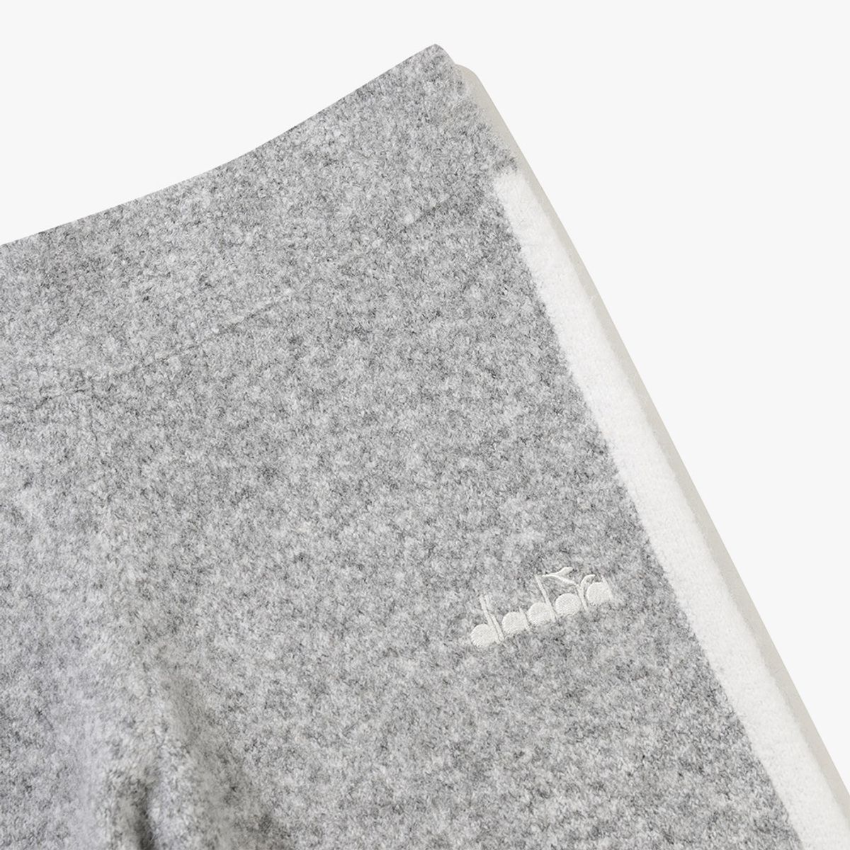 디아도라(diadora) 투톤 스웨터 세미 와이드 팬츠 우먼 GREY