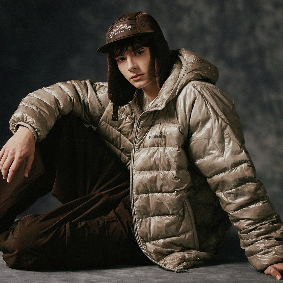 디아도라(diadora) 베라피우마 시어 경량 다운 자켓 BEIGE
